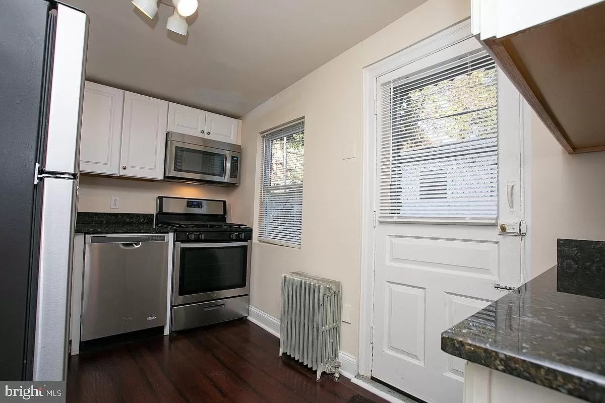 Photo - 126 Grape St (Philadelphia, PA)