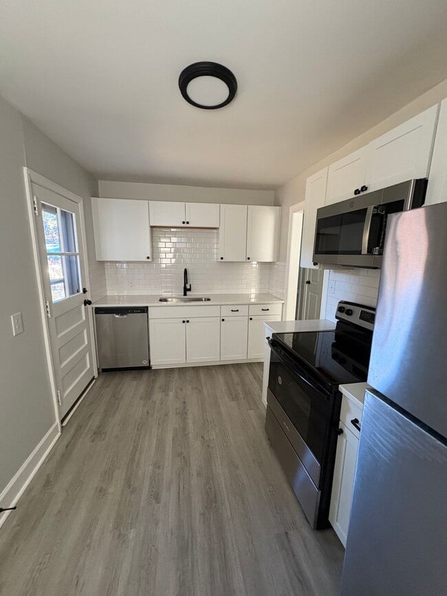 Building Photo - 2 bedroom/1 bathroom home in Greensboro