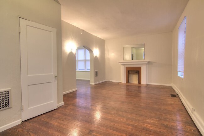 Photo - 3640 Gustine Ave
