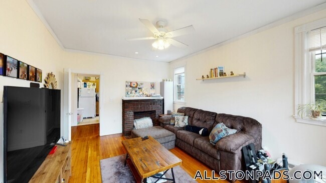 Building Photo - 15 Glenville Ave Rental