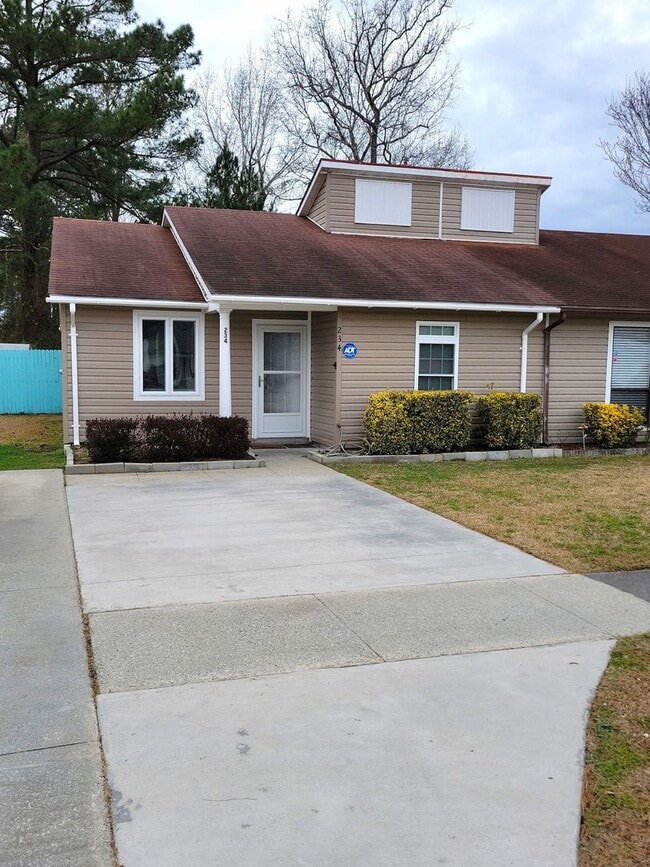 Building Photo - Nice Duplex in Havelock
