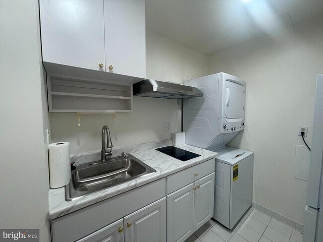 Photo - 8526 Raglan Rd