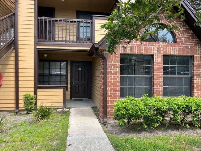 Photo - 315 Lakepointe Dr Unit 102