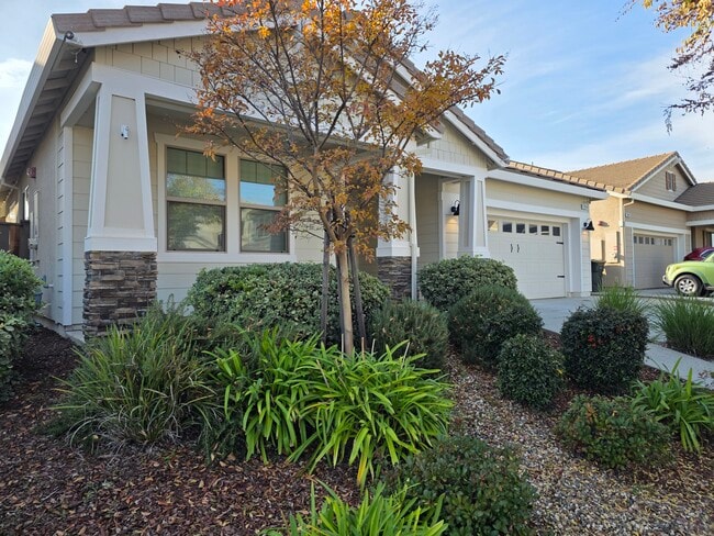 Photo - 1994 Newark Way