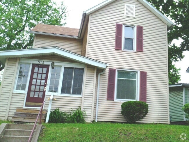 Building Photo - Two Story House