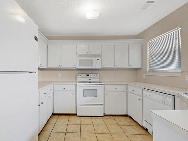 Photo - 1421 Western Oaks Ct