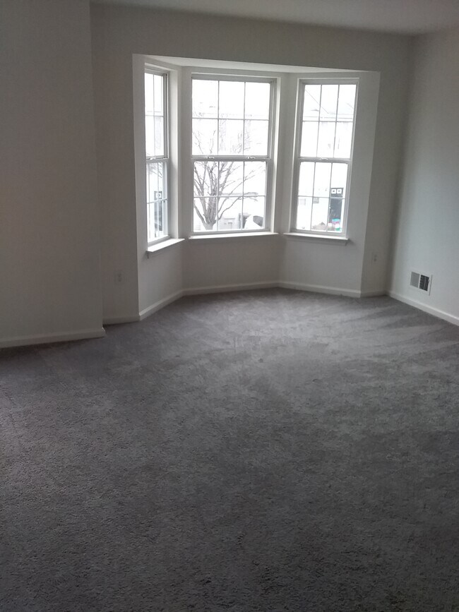 Photo - 10 Esplanade Way