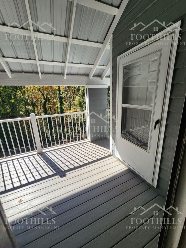 Photo - Bright 2-Bed, 2-Bath Condo Near Darwin Wri...