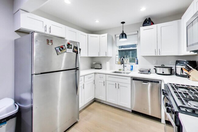 Photo - 2021 W Shakespeare Ave Unit CH2
