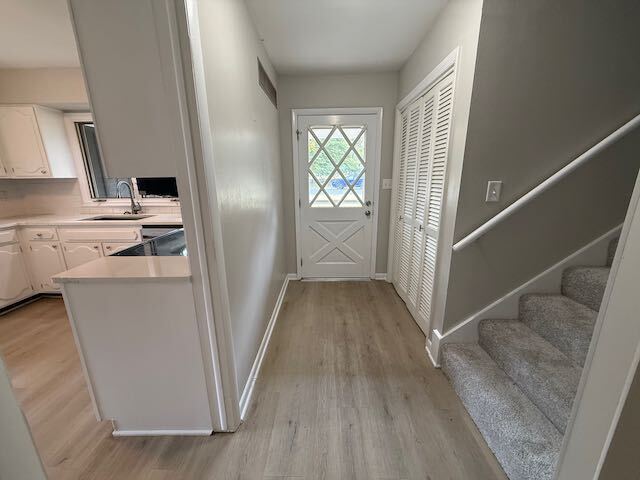 Photo - Large Home in Richwoods School District