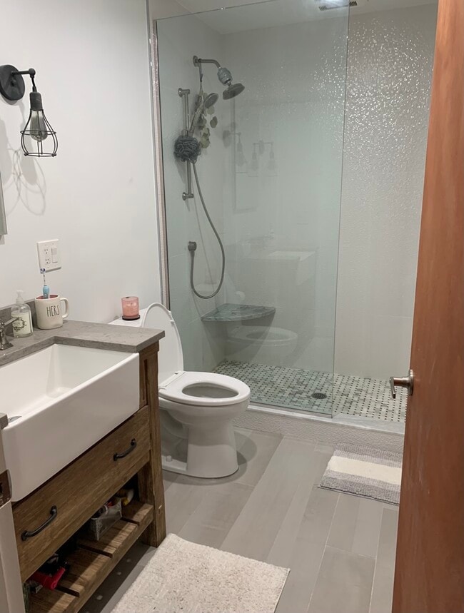 Baño - 201 North Ave Unidad 2nd floor