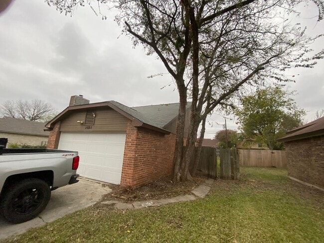 Building Photo - Remodeled 4 Bedroom, 2.5 Bath Home in Great Location! Close to Fort Hood