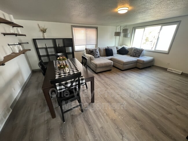 Photo - 205 16th Ave Ct