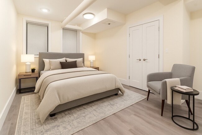 Building Photo - 82 Peterborough St Unit 32