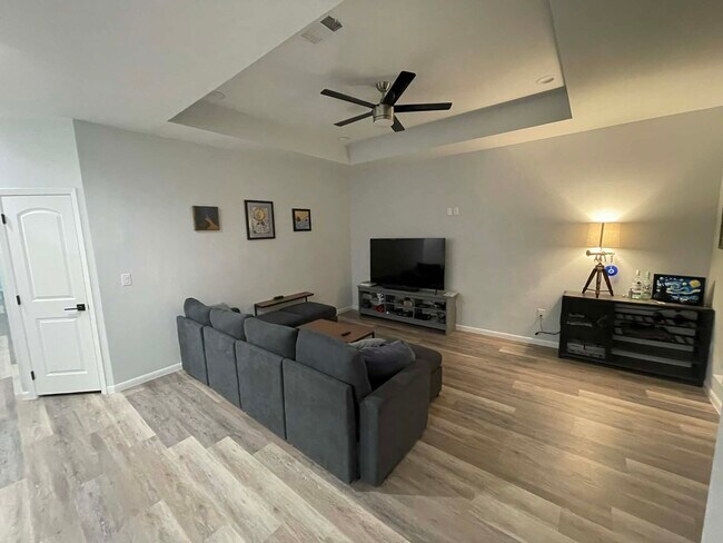 Photo - 917 N 16th St