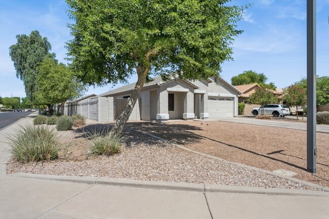 Photo - 1556 N Rockwell Ct