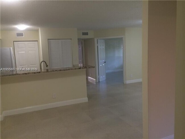 Photo - 650 S Park Rd Unit 11-5