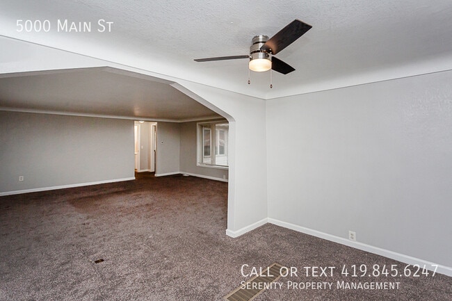 Photo - 5000 Main St