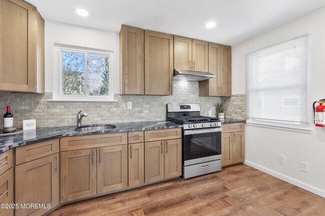 Photo - 85 Helen Ave