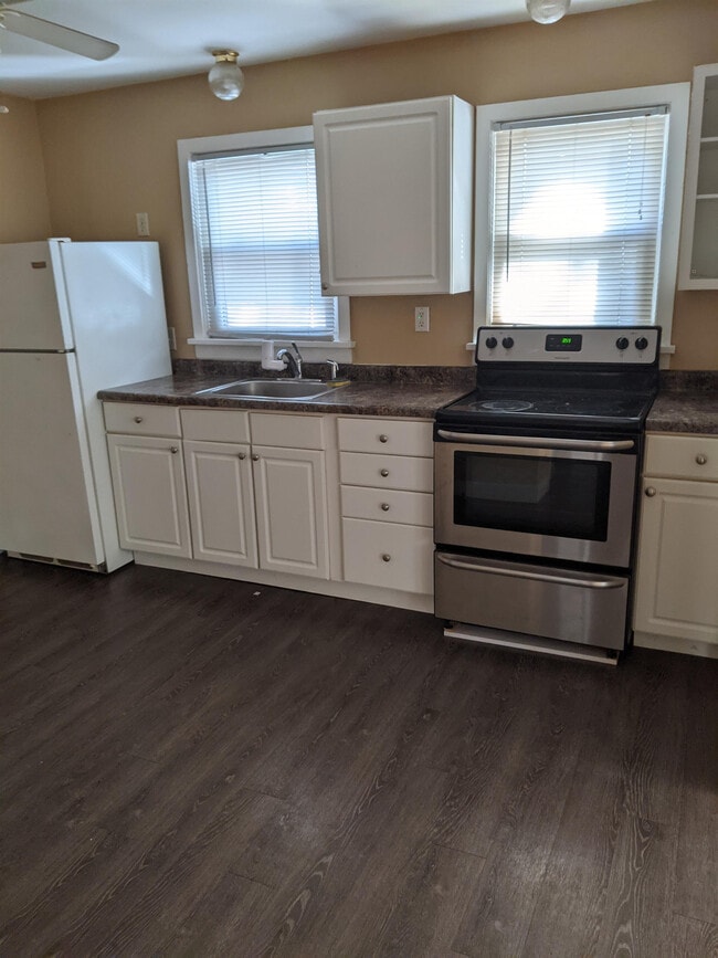 Photo - 608 N James St