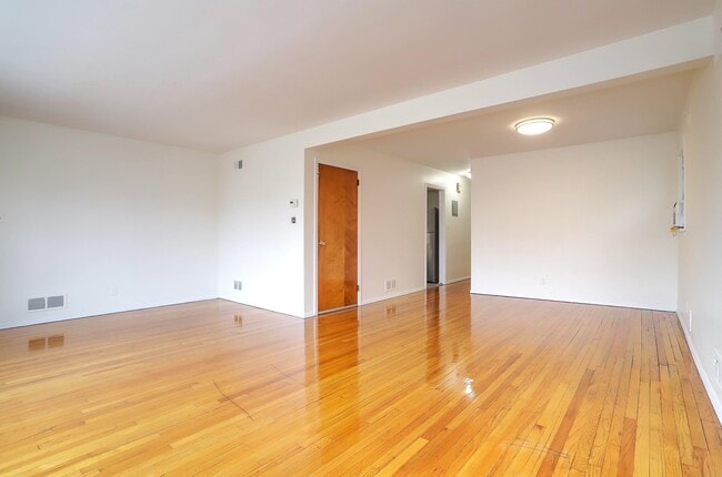 Photo - 502 Ave E Unit 2