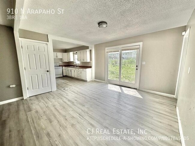 Photo - 910 N Arapaho St