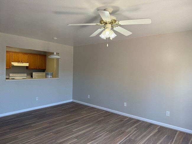 Photo - 2 Bedroom 1.5 Bath Townhome In Salem City