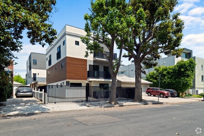 Building Photo - 1842 Stoner Ave Rental