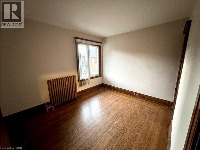 Photo - 102 Eastbourne Ave