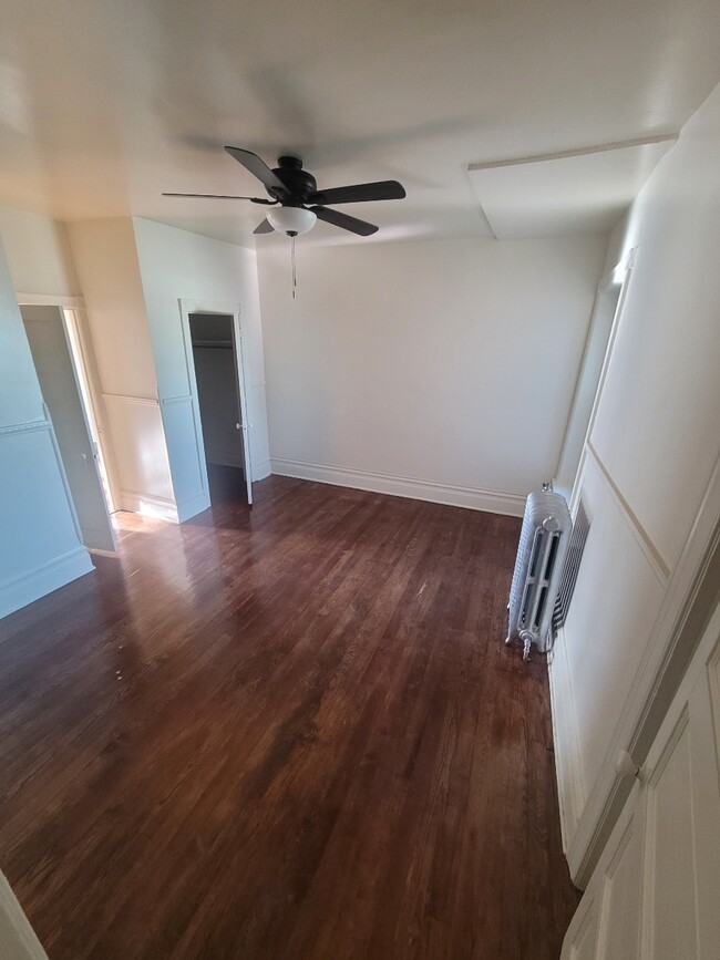 Bedroom - 813 N 8th St Apartamentos