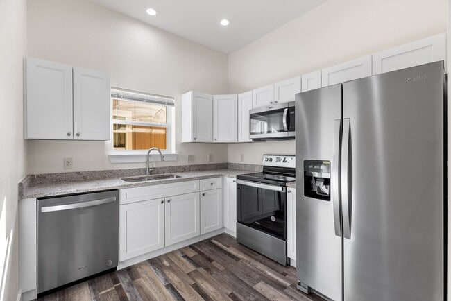 Photo - 705 Fifth St