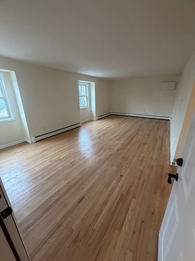 living room - 360 Highland Ave Unit 2