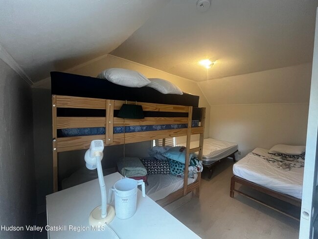 Photo - 52 Renwick St