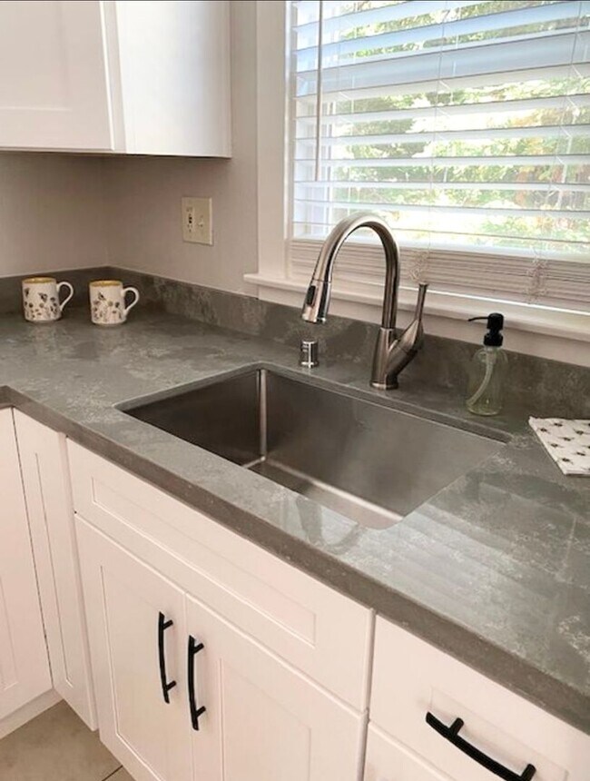 Photo - Darling Remodeled One Bedroom Cottage for Rent in Old Roseville
