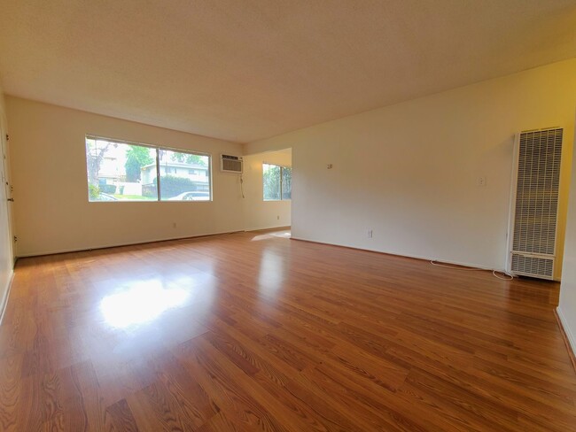 Photo - Taylor St-25258 Unidad B