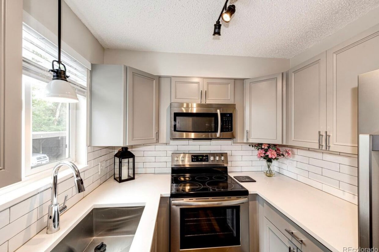 Photo - 8060 W 9th Ave (Lakewood, CO)