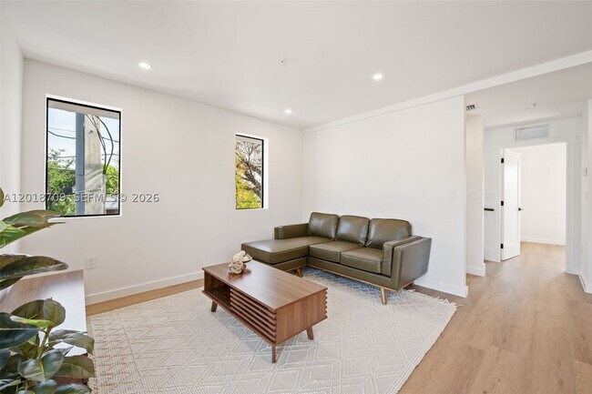 Photo - 728 NW 55th St