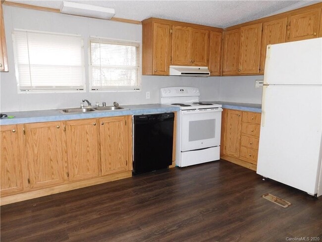 Photo - 710 Lowland Dairy Rd