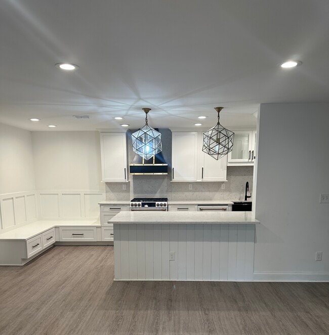 Building Photo - 304 Dunbar Dr Unit 304 Dunbar Drive