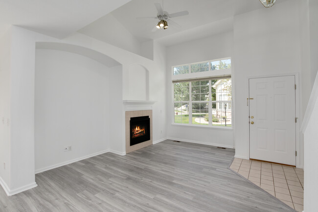 Photo - 231 Remuda Ln Townhome