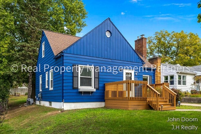 Photo - Spacious 3-Bedroom Home in Alger Heights –...