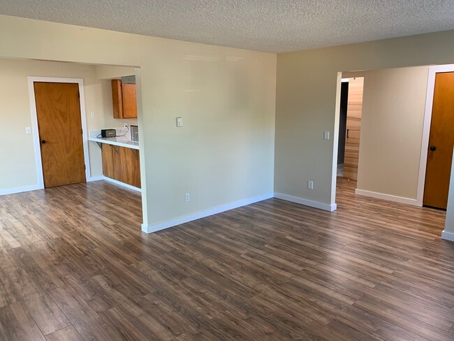 Photo - 4325 NE 130th Pl