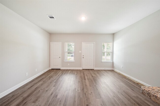 Photo - 412-414 Avenue H