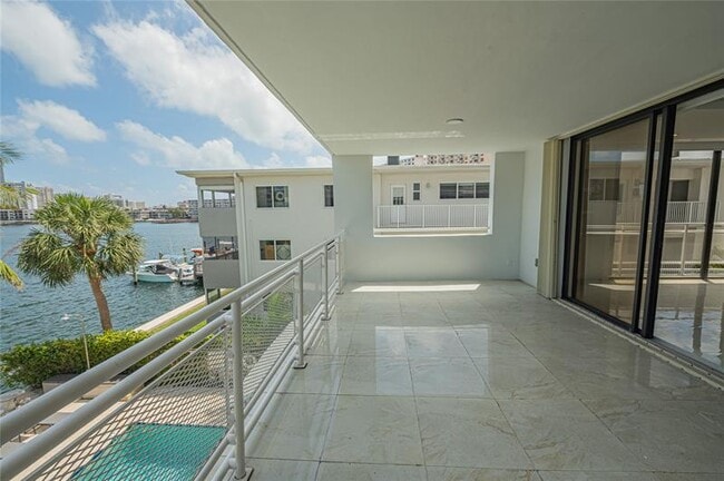 Photo - 468 Golden Isles Dr Unit 402
