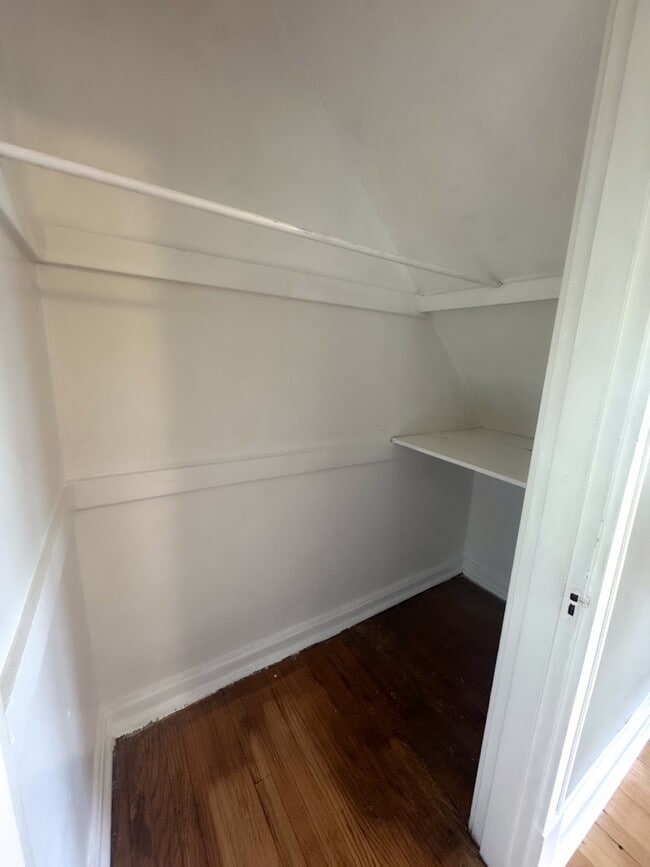 4992 Mardel Ave Unit 1F