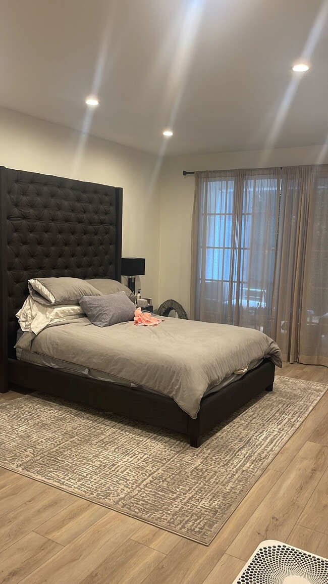 Photo - 11667 Gorham Ave Unidad 104