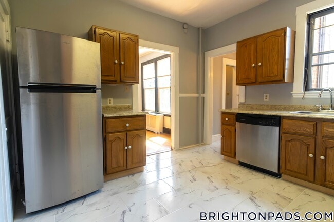 Photo - 24 Leamington Rd Unit SF