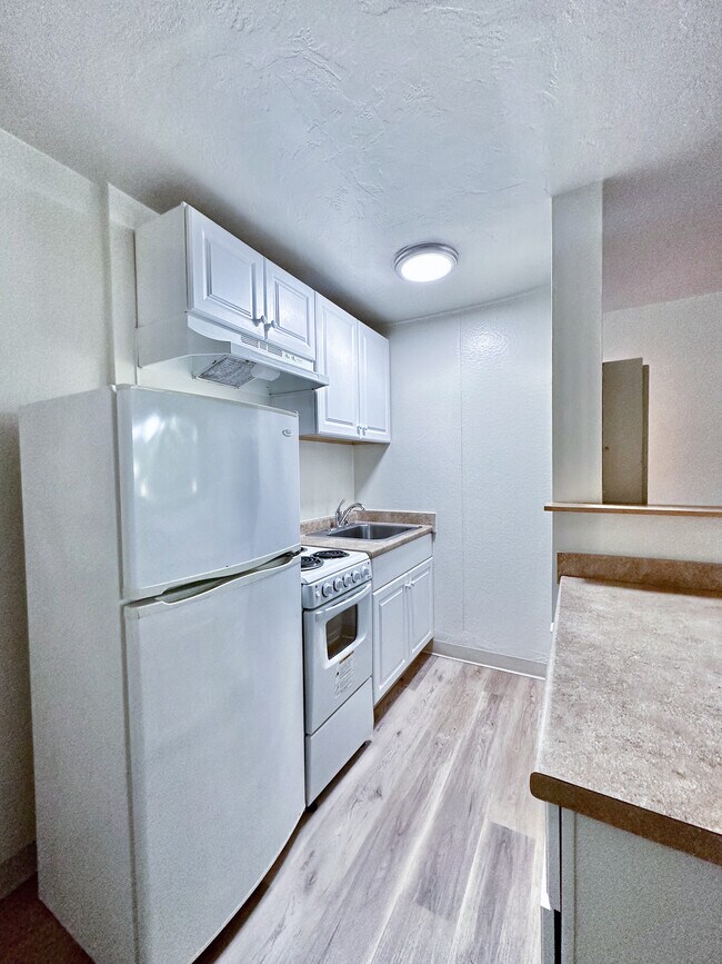 Photo - 1055 Vermont