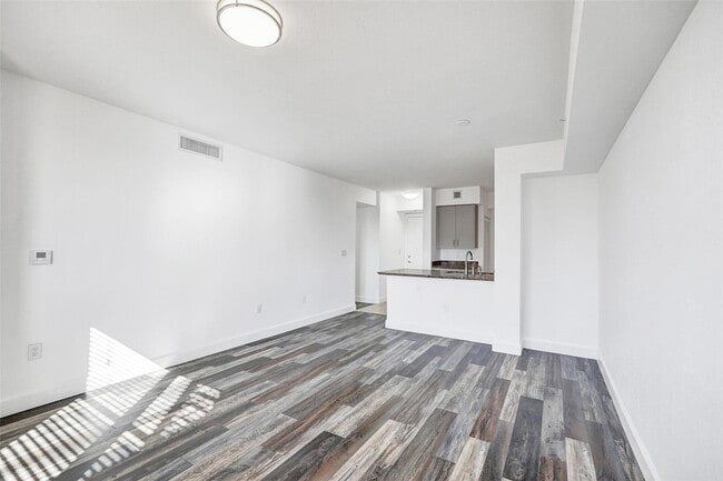 Photo - 1830 Radius Dr Unit 825