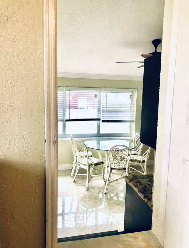 Photo - 3221 NE 7th St Unidad 2